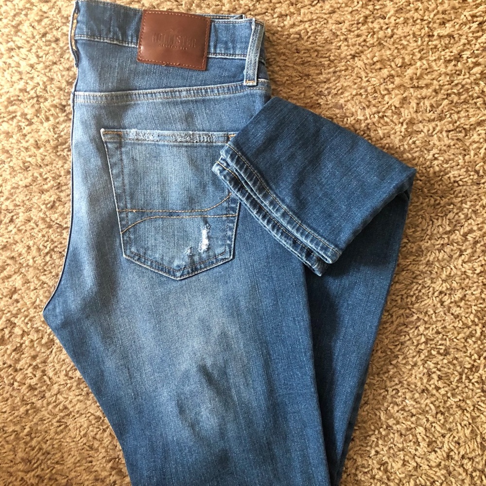 Distressed Hollister Jeans 👖